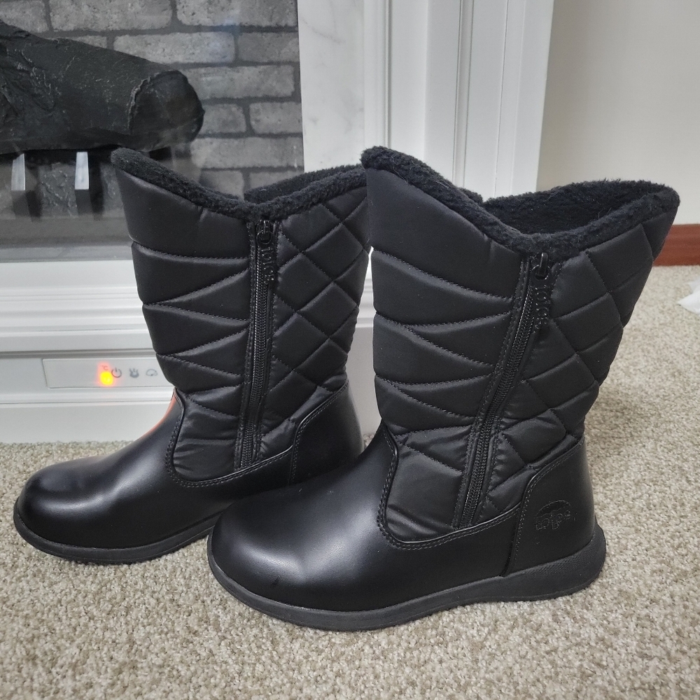 Totes Women's Edgen Waterproof Zip Up Black Snow Boots, Size 6.5